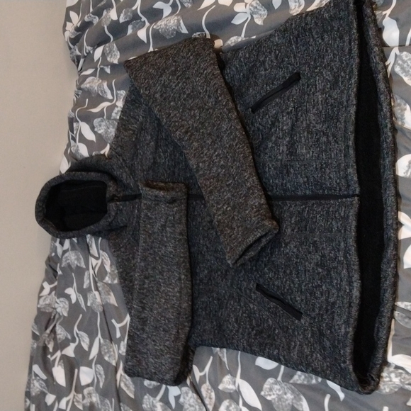 Thick grey fleece/sherpa sweater - Picture 1 of 4